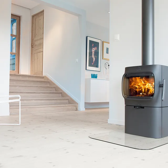 CONTEMPORARY WOOD STOVE